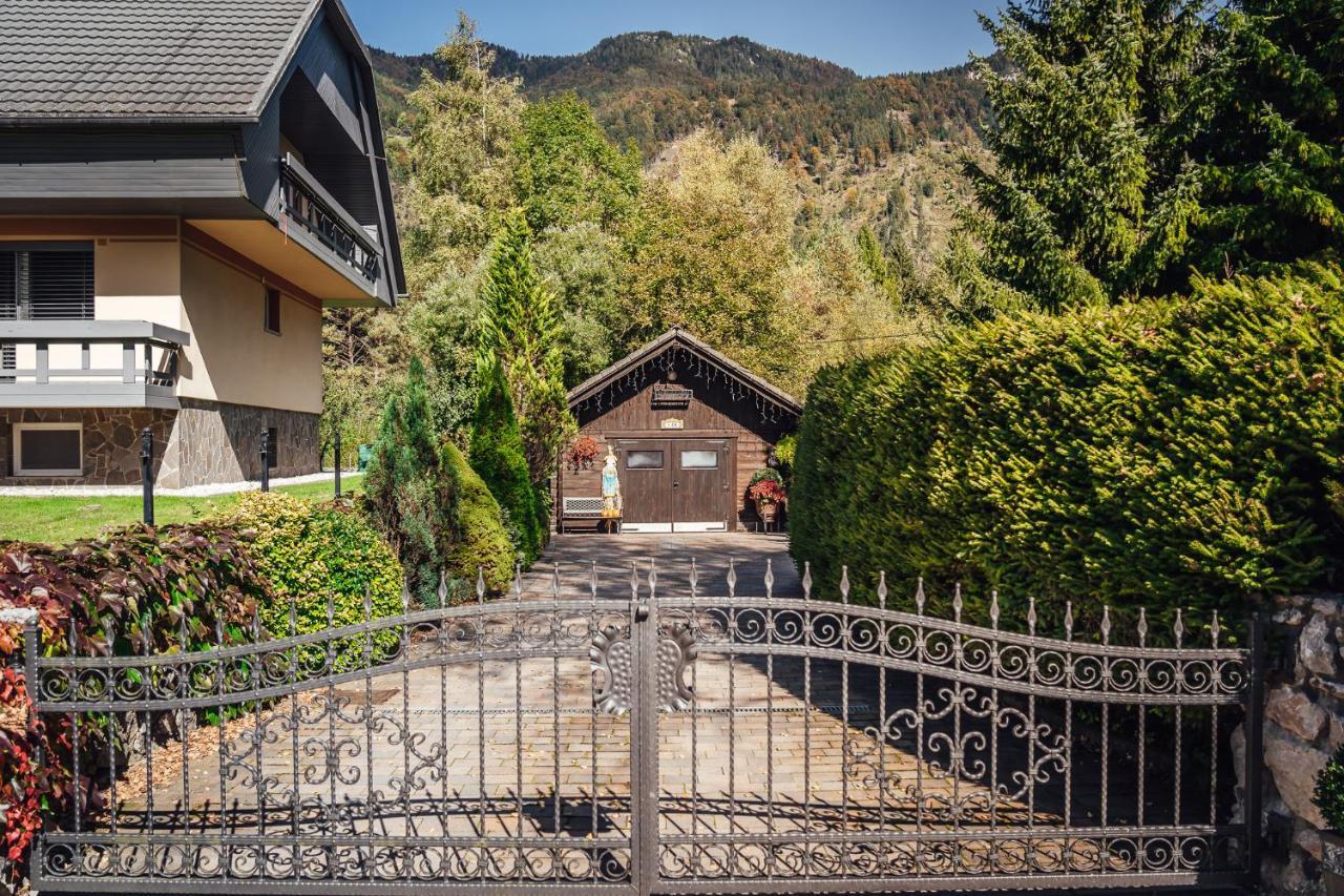 Apartma Borovc Mojstrana Luaran gambar